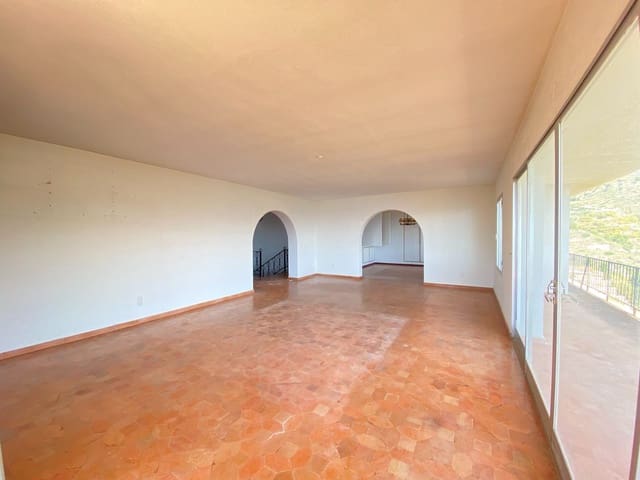 5 chambre Villa/Maison à vendre à Almuñécar avec garage - 595 000 € (Ref: 9236397)