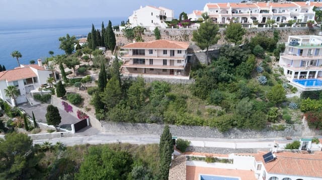 5 chambre Villa/Maison à vendre à Almuñécar avec garage - 595 000 € (Ref: 9236397)