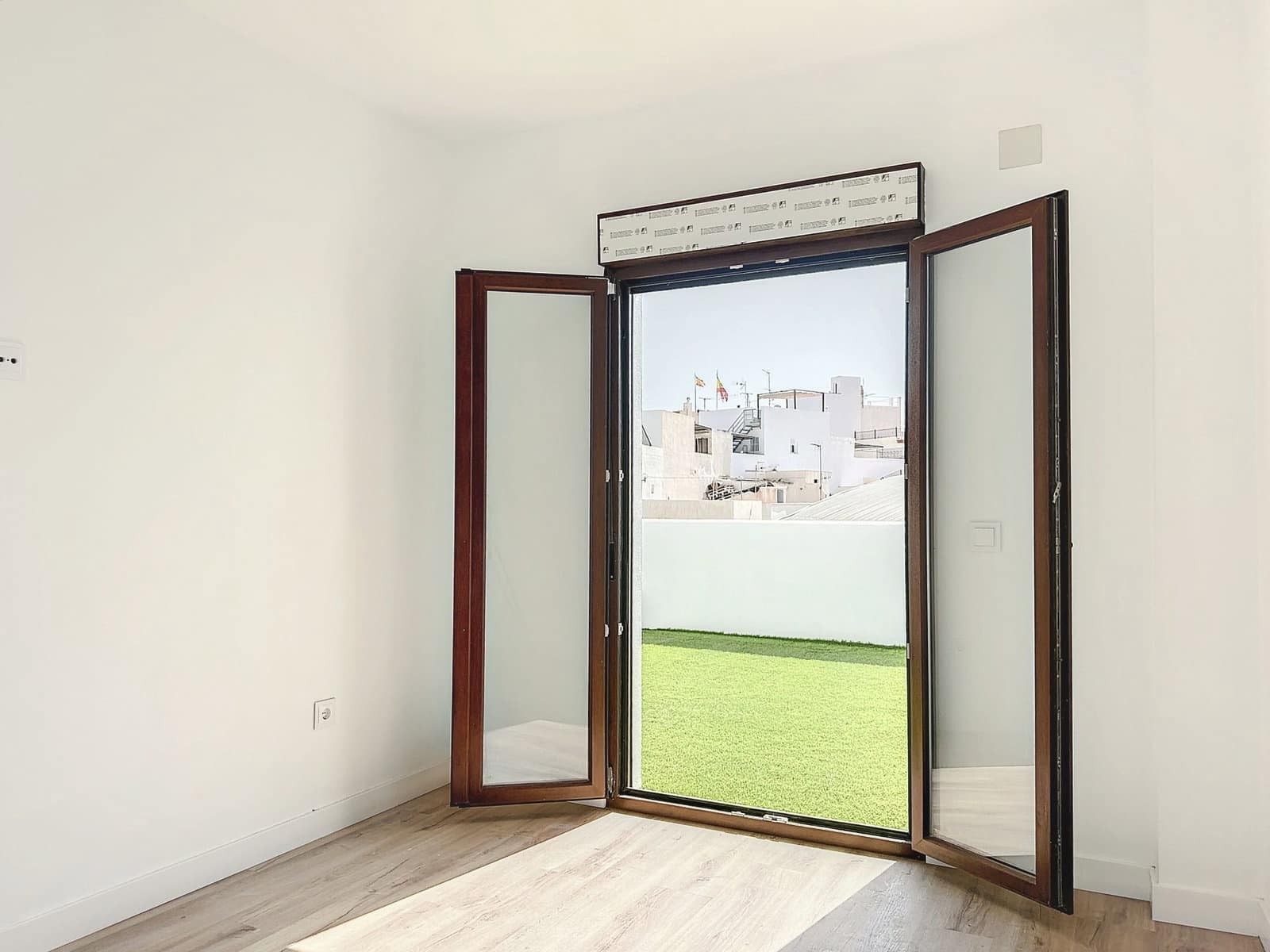4 bedroom Villa for sale in Almunecar with garage - € 355,000 (Ref: 9257105)