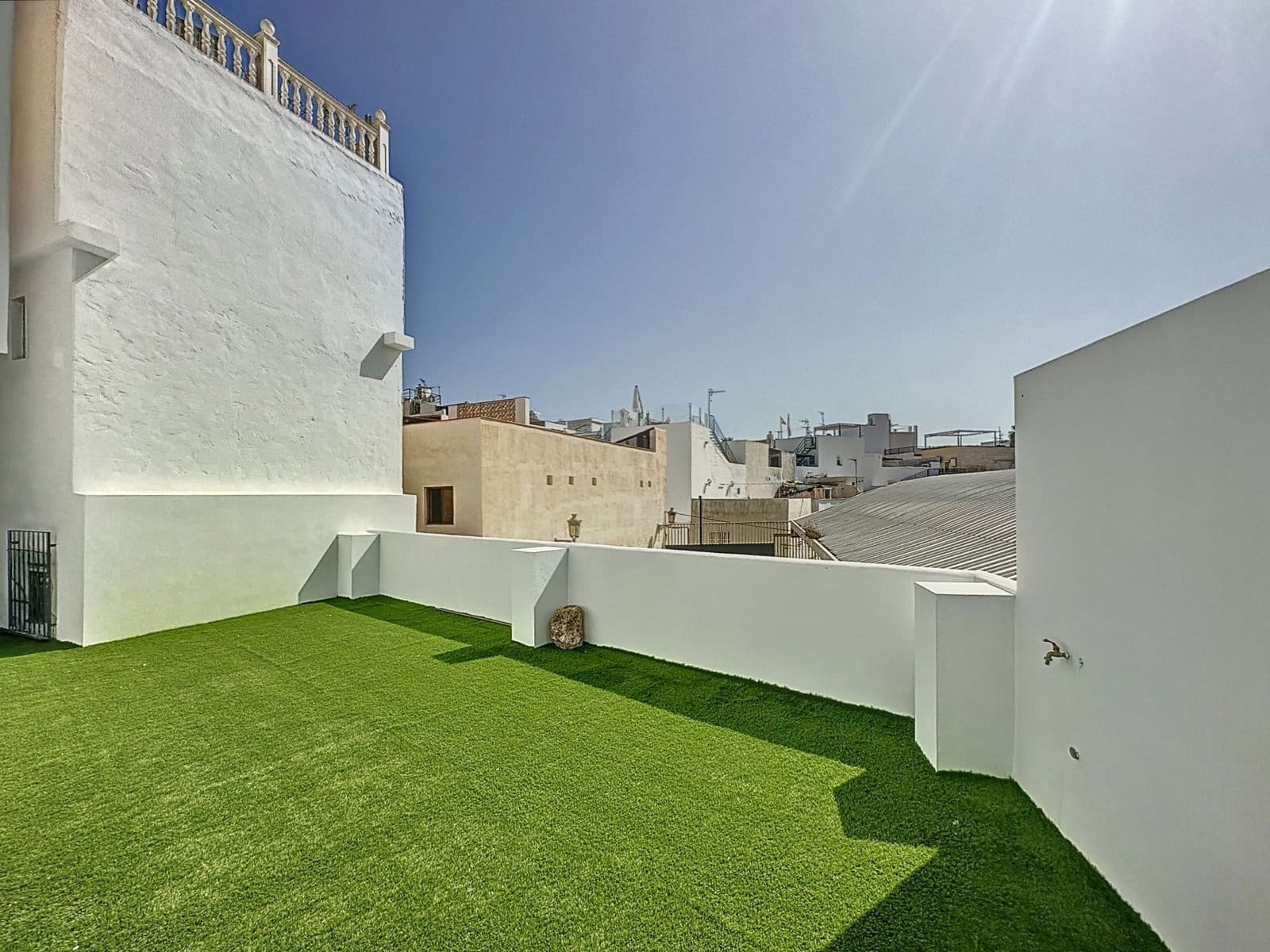 4 bedroom Villa for sale in Almunecar with garage - € 355,000 (Ref: 9257105)