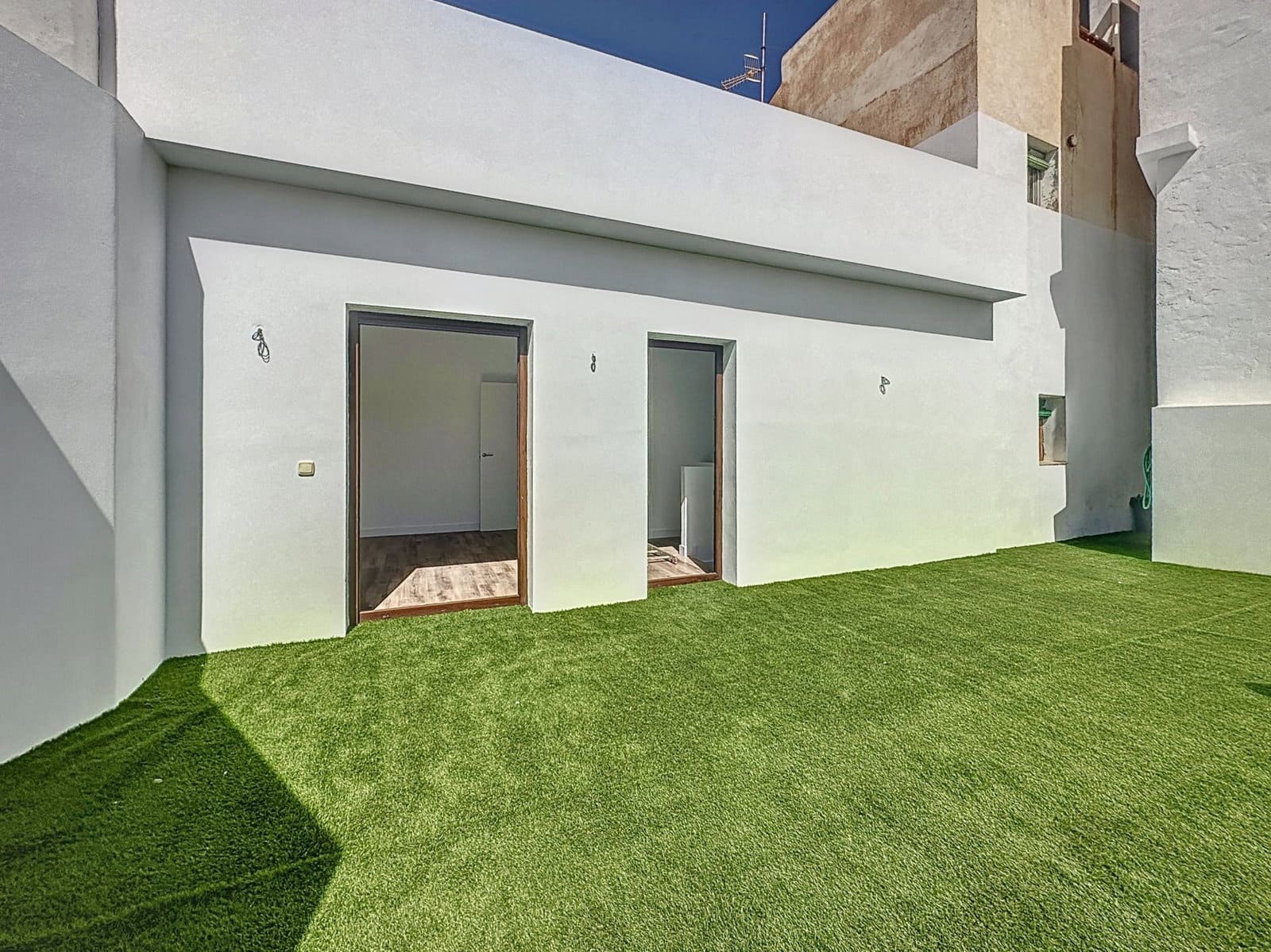 4 bedroom Villa for sale in Almunecar with garage - € 355,000 (Ref: 9257105)