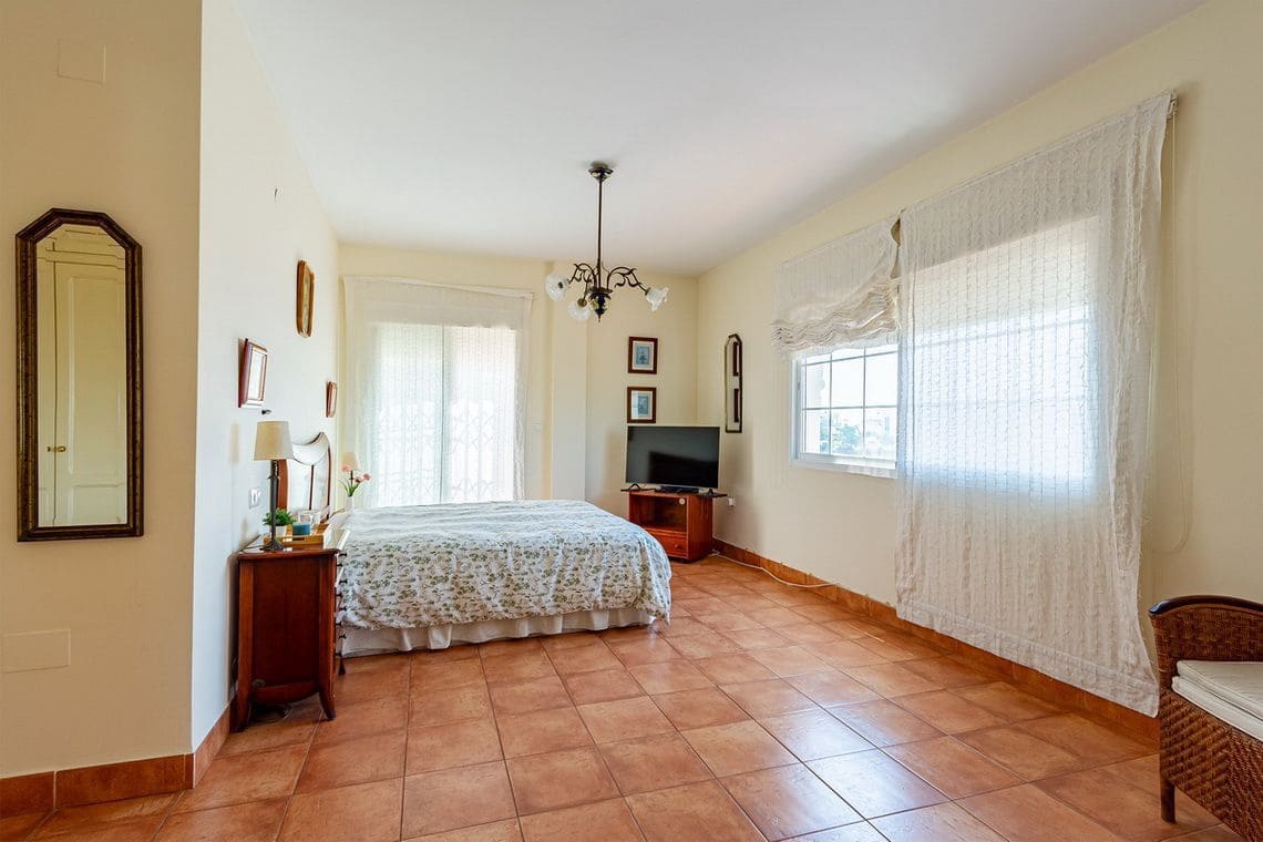 4 soveværelse Villa til salg i Velilla med garage - € 599.000 (Ref: 9303334)