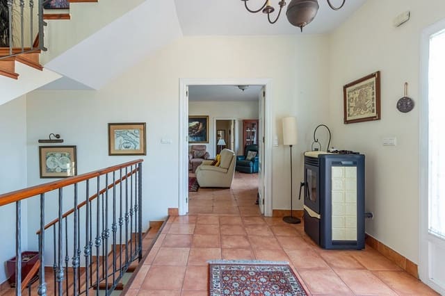 4 soveværelse Villa til salg i Velilla, Almuñécar med garage - € 599.000 (Ref: 9303334)