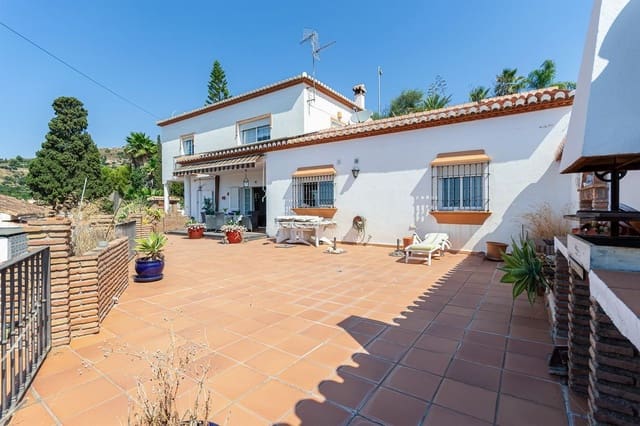 4 soveværelse Villa til salg i Velilla, Almuñécar med garage - € 599.000 (Ref: 9303334)