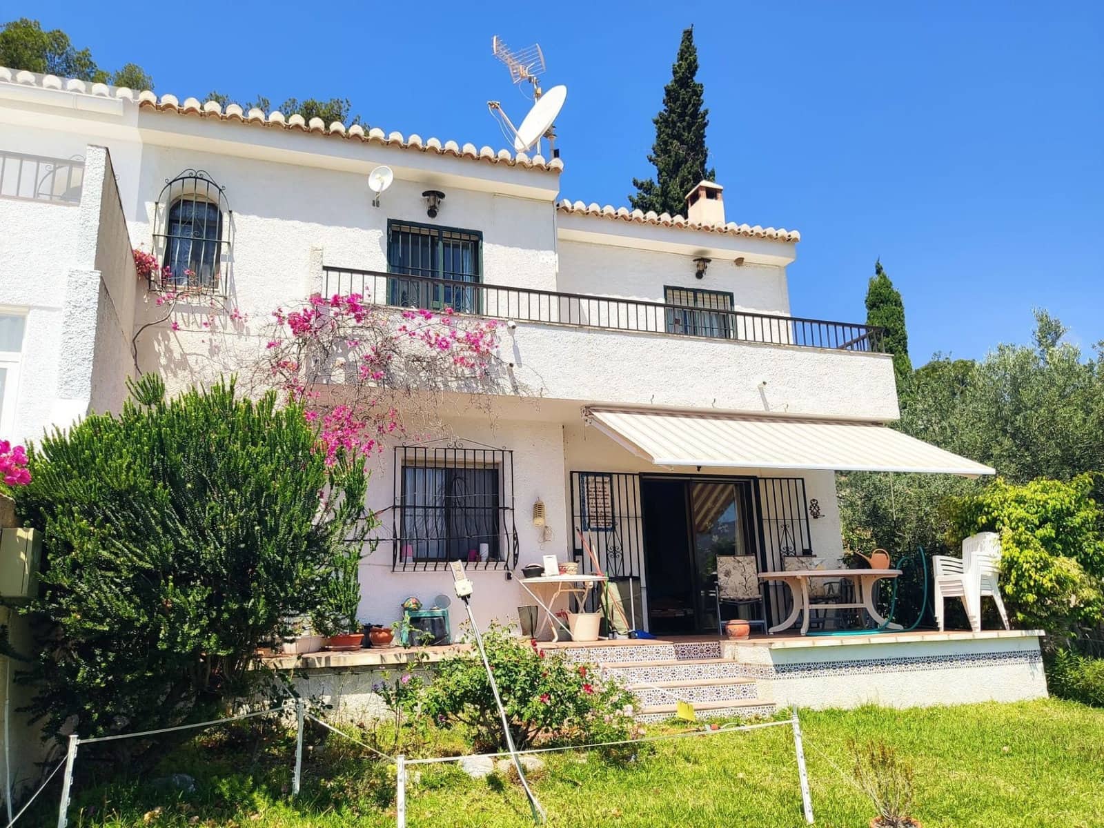 3 soveværelse Villa til salg i La Herradura med swimmingpool garage - € 575.000 (Ref: 9413766)