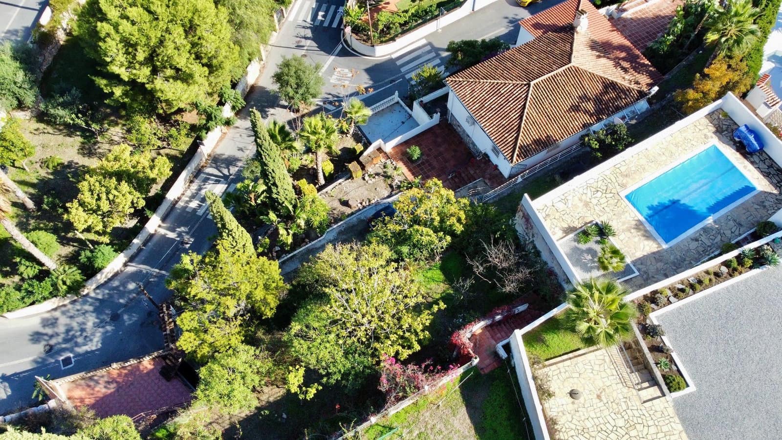 3 soveværelse Villa til salg i La Herradura med swimmingpool garage - € 575.000 (Ref: 9413766)