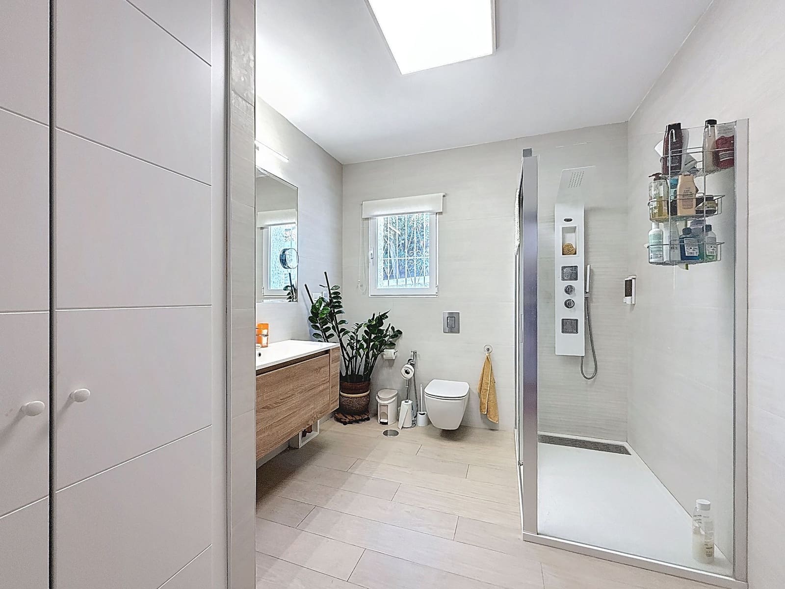 2 makuuhuone Huvila myytävänä paikassa Cotobro mukana 
autotalli - 570 000 € (Ref: 9461859)