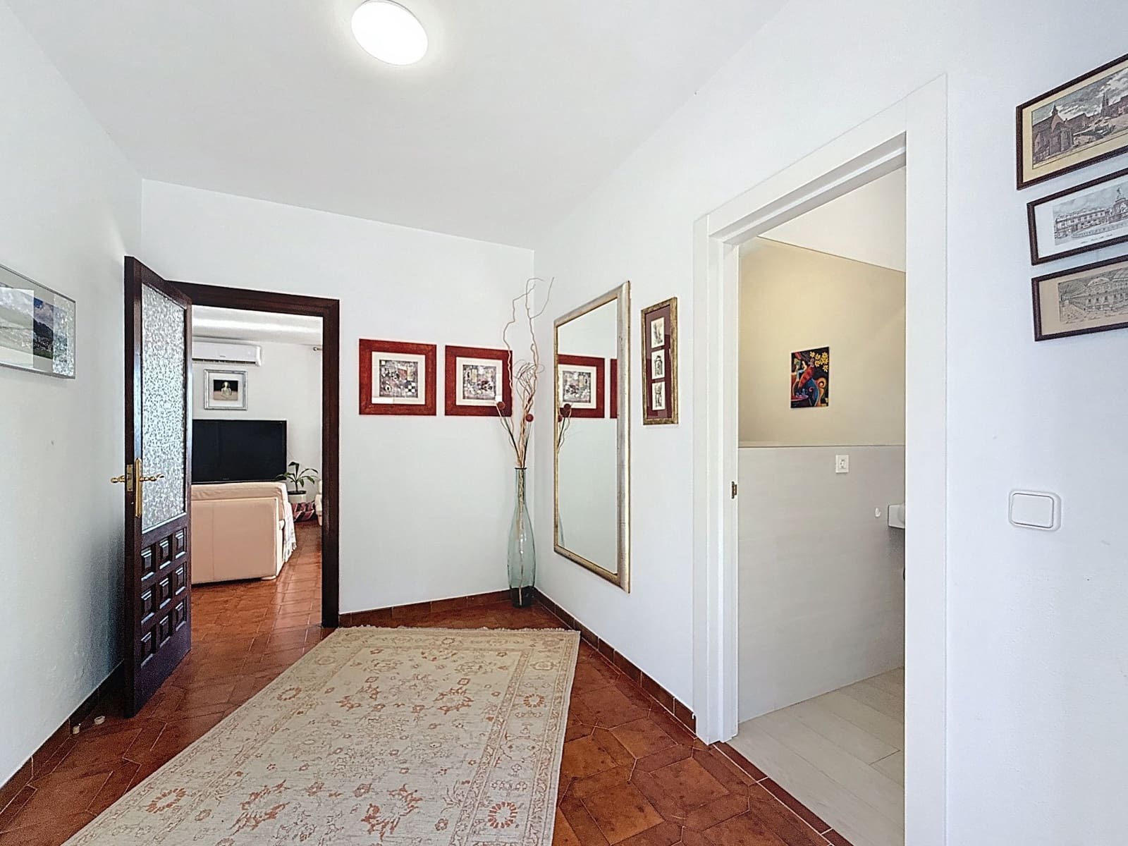 2 makuuhuone Huvila myytävänä paikassa Cotobro mukana 
autotalli - 570 000 € (Ref: 9461859)