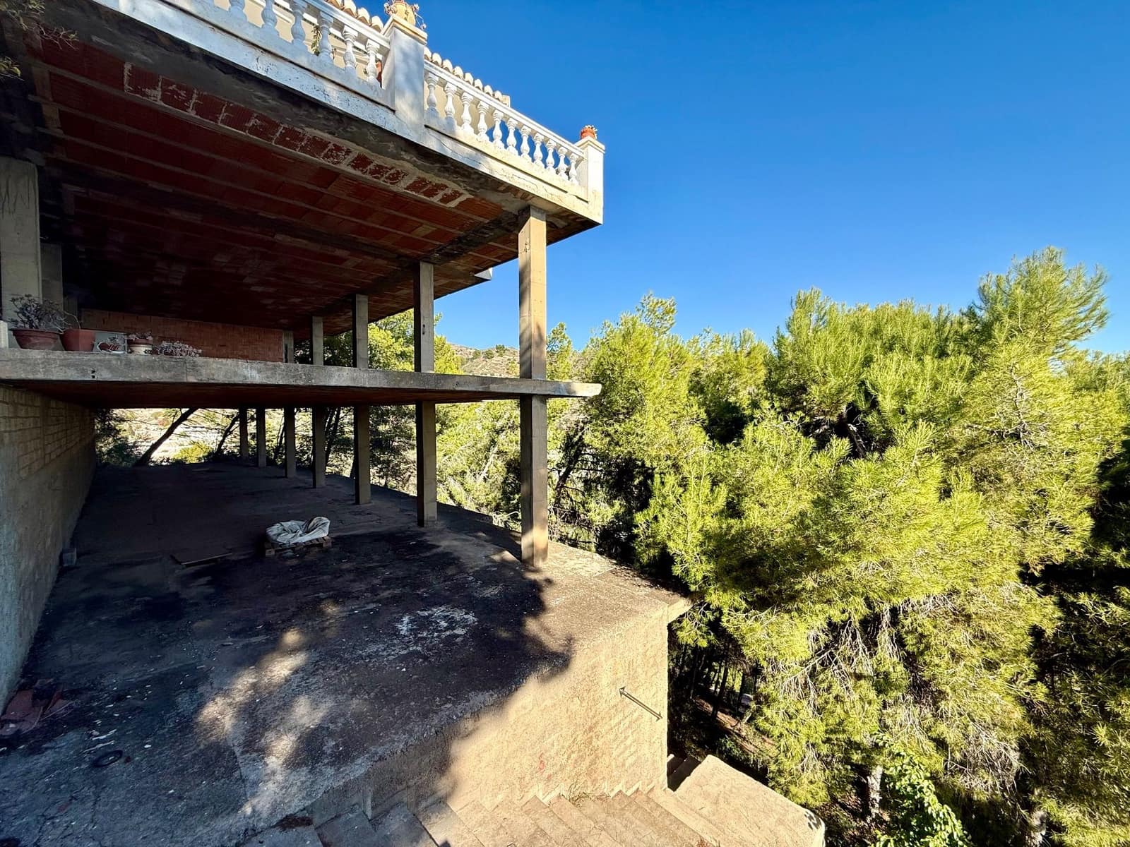 2 makuuhuone Huvila myytävänä paikassa Cotobro mukana 
autotalli - 570 000 € (Ref: 9461859)