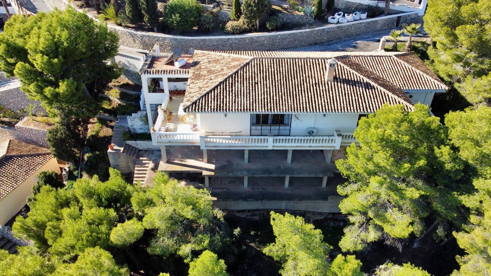 2 makuuhuone Huvila myytävänä paikassa Cotobro mukana 
autotalli - 570 000 € (Ref: 9461859)