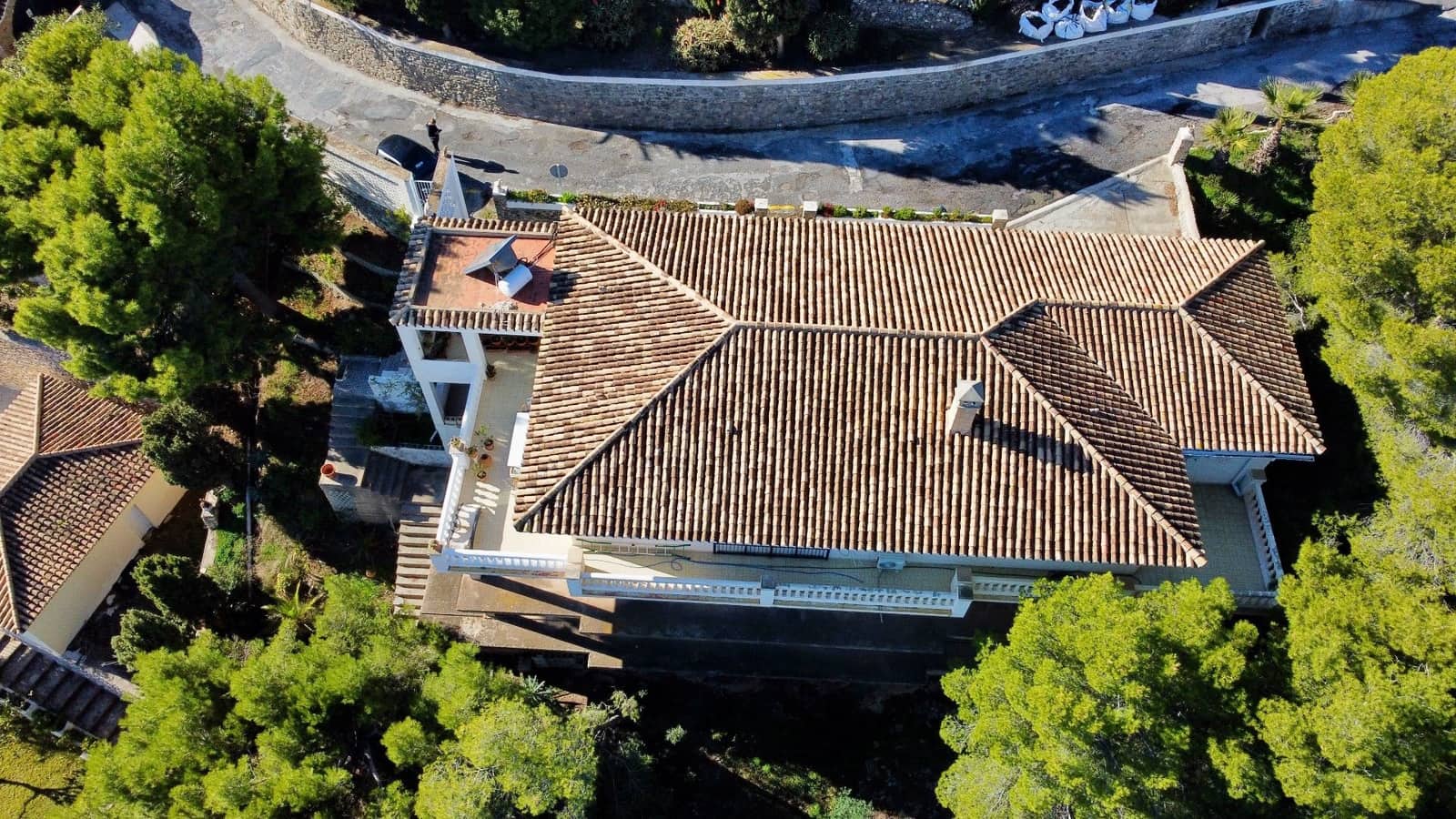 2 makuuhuone Huvila myytävänä paikassa Cotobro mukana 
autotalli - 570 000 € (Ref: 9461859)