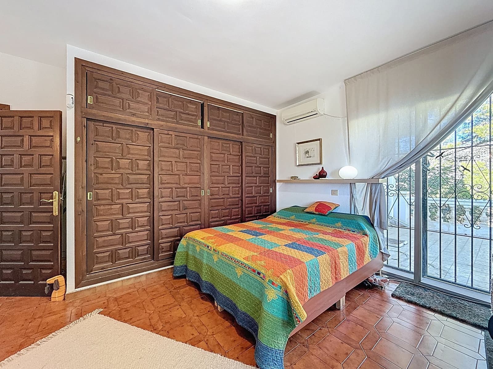 2 makuuhuone Huvila myytävänä paikassa Cotobro mukana 
autotalli - 570 000 € (Ref: 9461859)