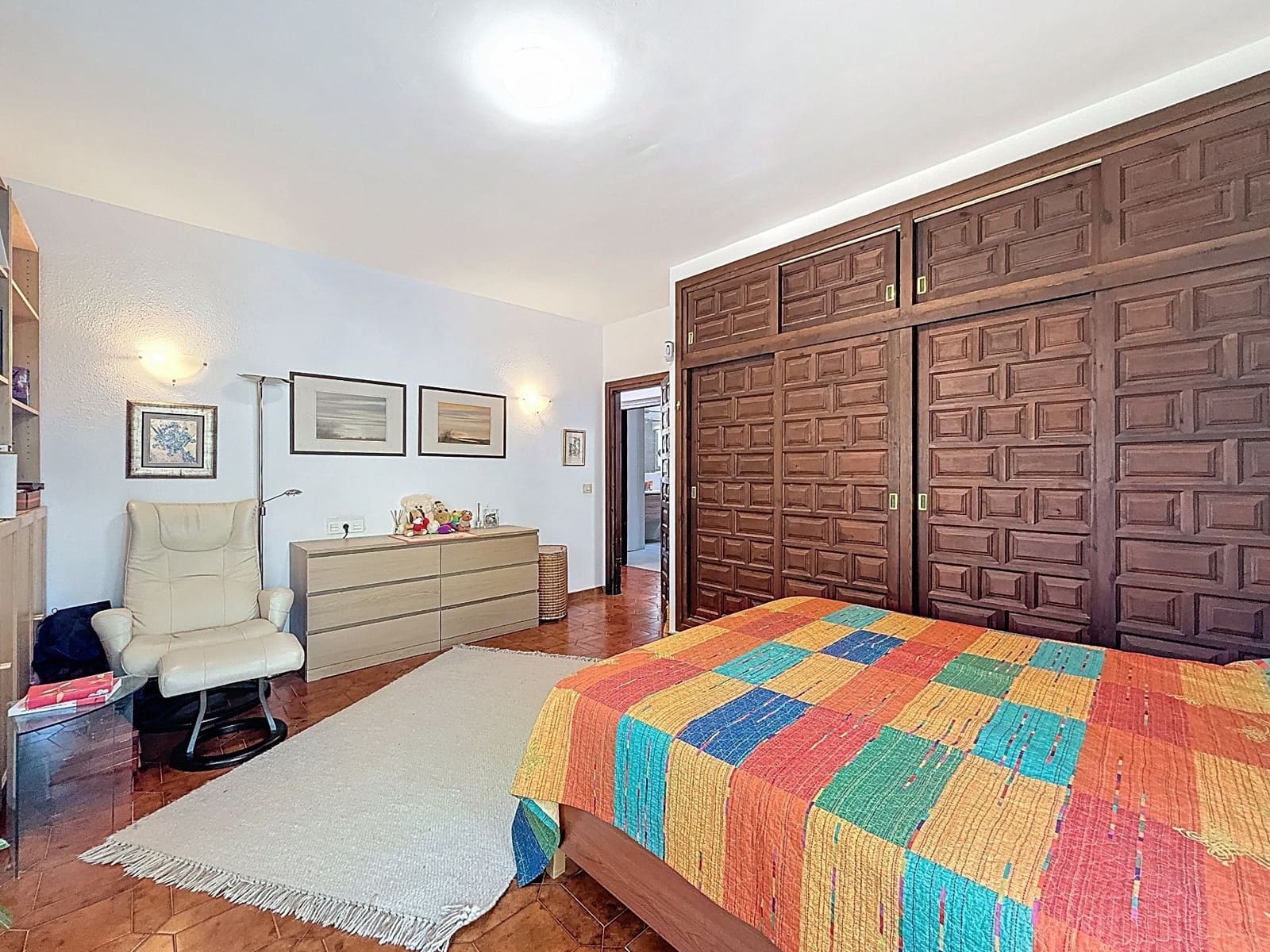 2 makuuhuone Huvila myytävänä paikassa Cotobro mukana 
autotalli - 570 000 € (Ref: 9461859)