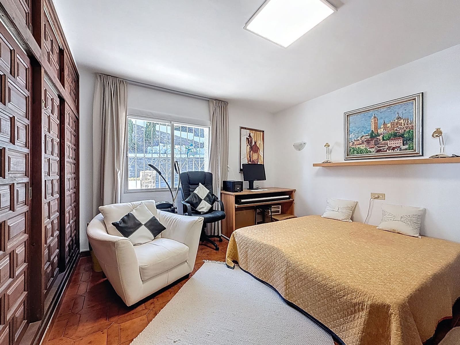 2 makuuhuone Huvila myytävänä paikassa Cotobro mukana 
autotalli - 570 000 € (Ref: 9461859)