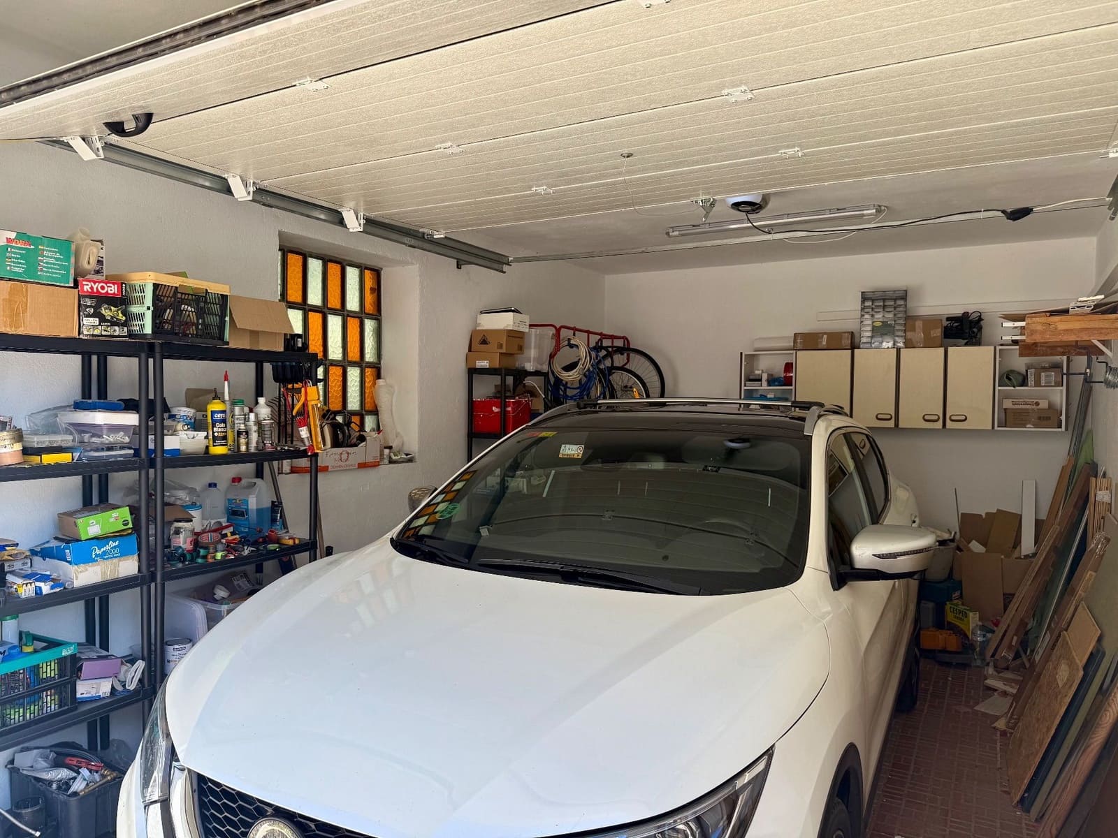 2 makuuhuone Huvila myytävänä paikassa Cotobro mukana 
autotalli - 570 000 € (Ref: 9461859)