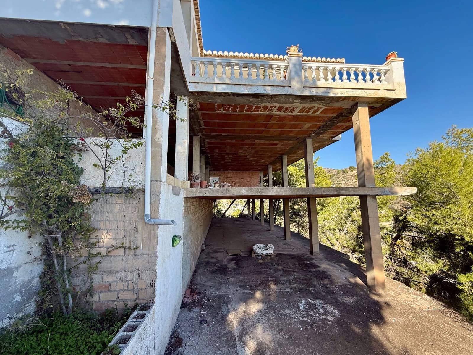 2 makuuhuone Huvila myytävänä paikassa Cotobro mukana 
autotalli - 570 000 € (Ref: 9461859)