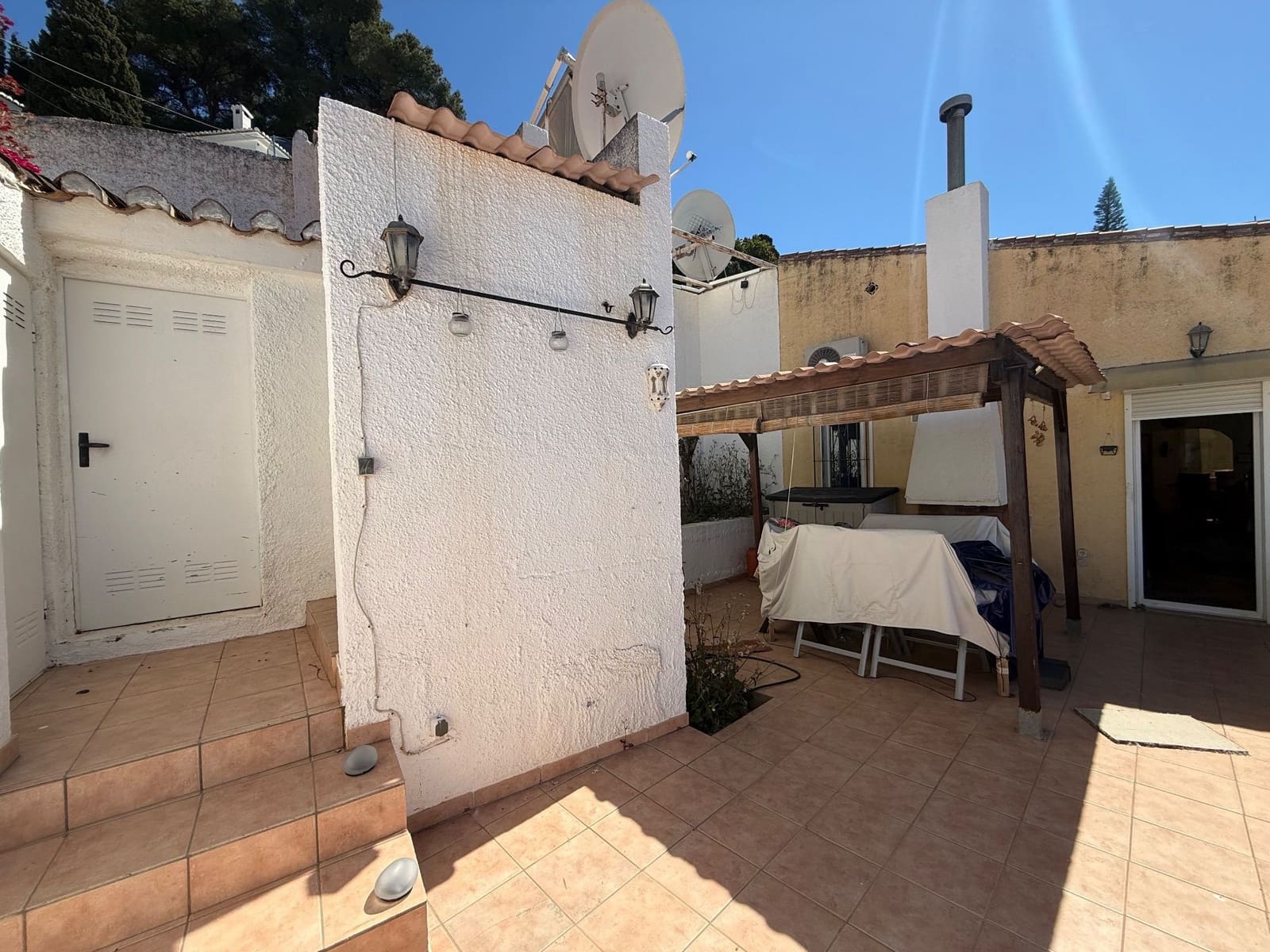 3 sypialnia Willa na sprzedaż w Almunecar z basenem garażem - 290 000 € (Ref: 9651715)