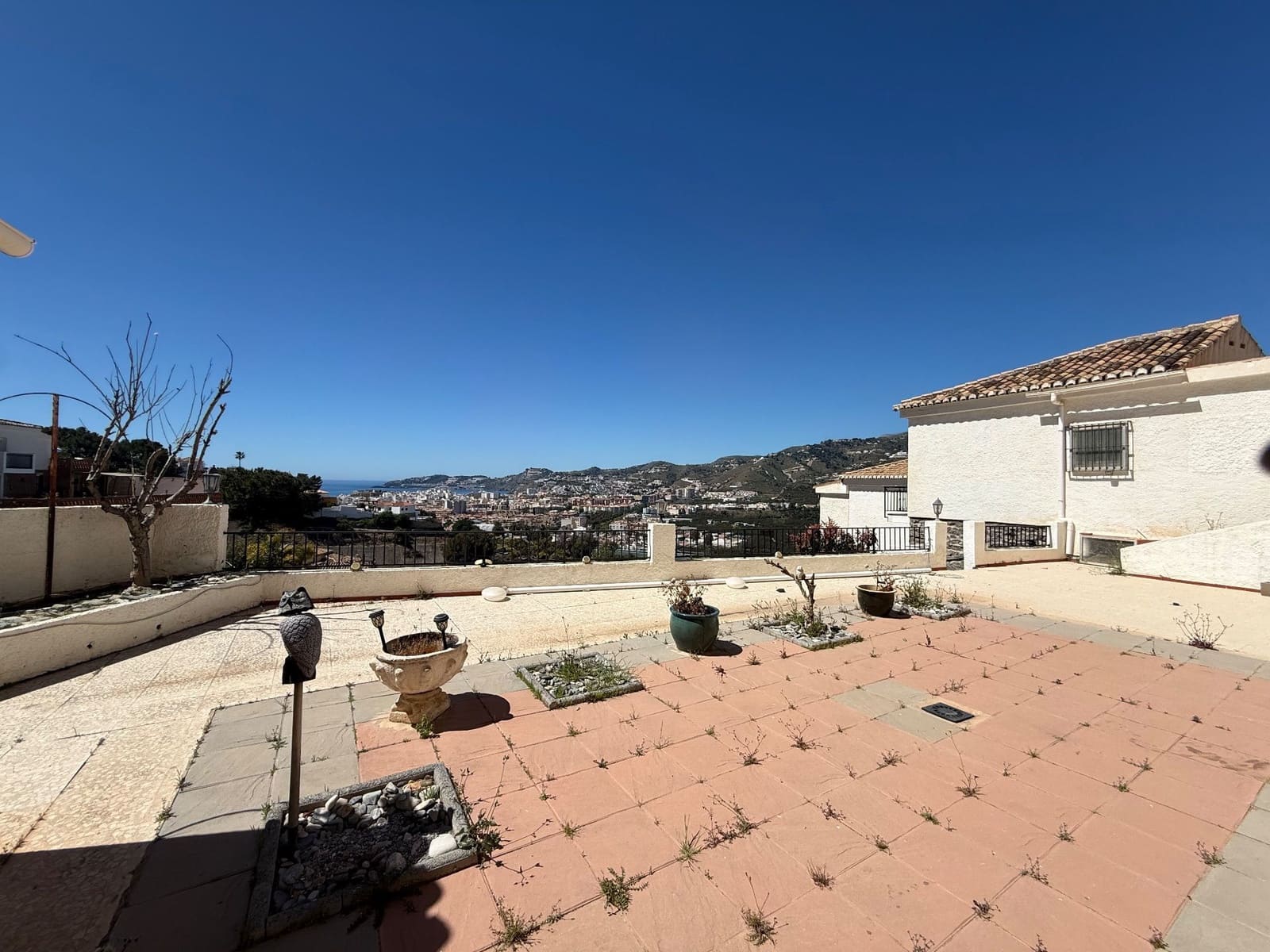 3 sypialnia Willa na sprzedaż w Almunecar z basenem garażem - 290 000 € (Ref: 9651715)