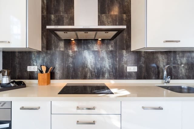 2 slaapkamer Finca/Landhuis te koop in Almuñécar met zwembad garage - € 295.000 (Ref: 9726536)