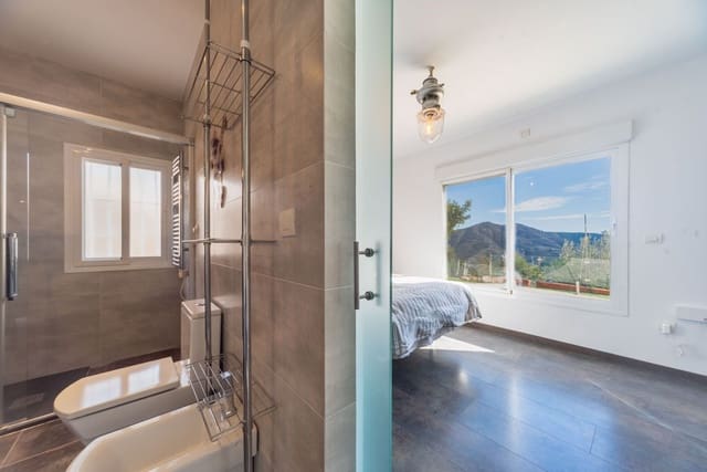 2 slaapkamer Finca/Landhuis te koop in Almuñécar met zwembad garage - € 295.000 (Ref: 9726536)