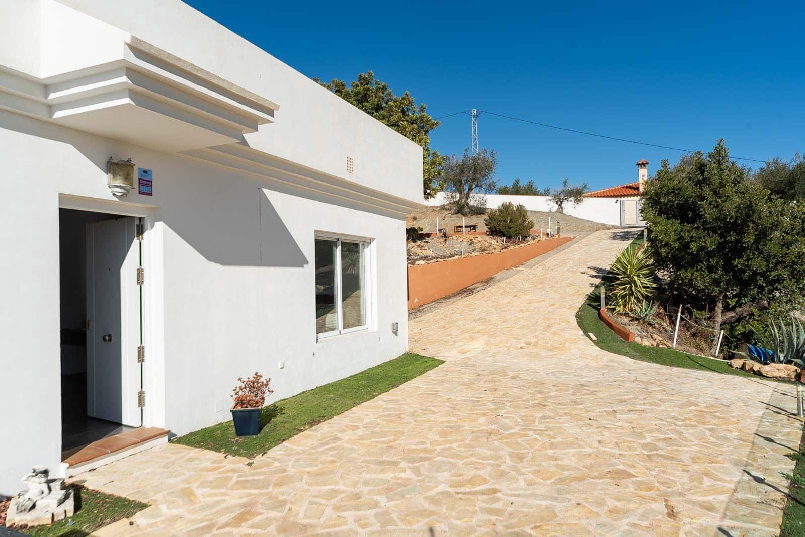 Finca/Casa Rural de 2 habitaciones en Almuñécar en venta con piscina garaje - 295.000 € (Ref: 9726536)
