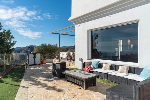 Finca/Casa Rural de 2 habitaciones en Almuñécar en venta con piscina garaje - 295.000 € (Ref: 9726536)