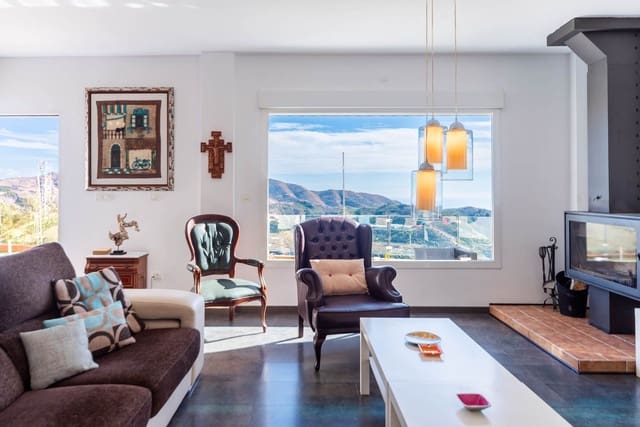 Finca/Casa Rural de 2 habitaciones en Almuñécar en venta con piscina garaje - 295.000 € (Ref: 9726536)