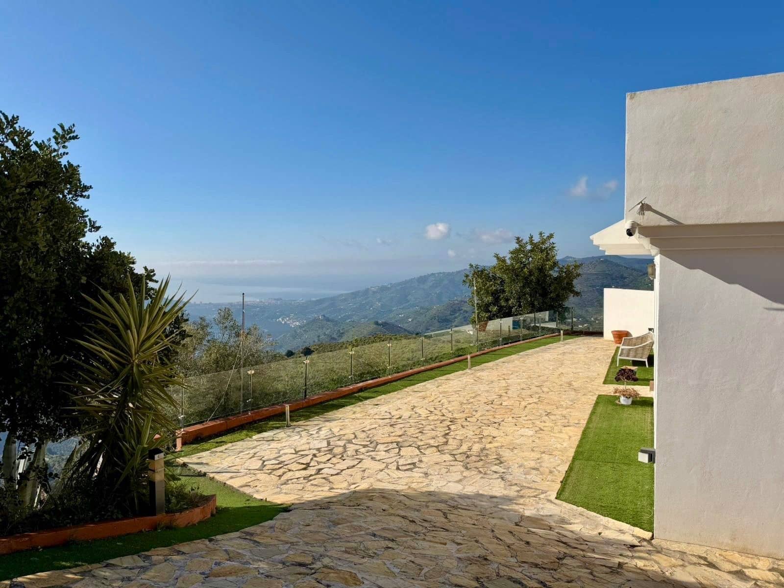 2 bedroom Finca/Country House for sale in Almunecar with pool garage - € 295,000 (Ref: 9726536)