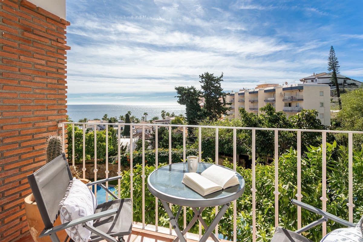 5 bedroom Villa for sale in Velilla with pool garage - € 950,000 (Ref: 9726537)