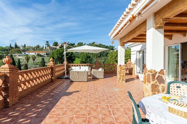 5 sovrum Villa till salu i Almuñécar med pool garage - 950 000 € (Ref: 9726537)