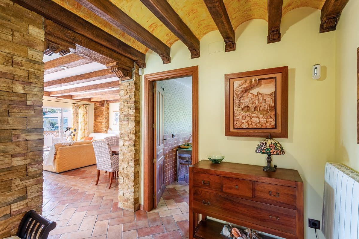5 bedroom Villa for sale in Almunecar with pool garage - € 950,000 (Ref: 9726537)