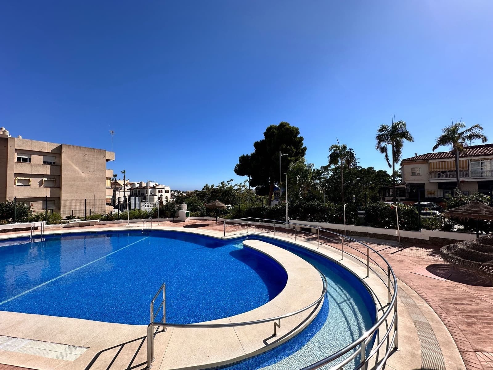 1 bedroom Apartment for sale in Almunecar with pool garage - € 180,000 (Ref: 9726538)