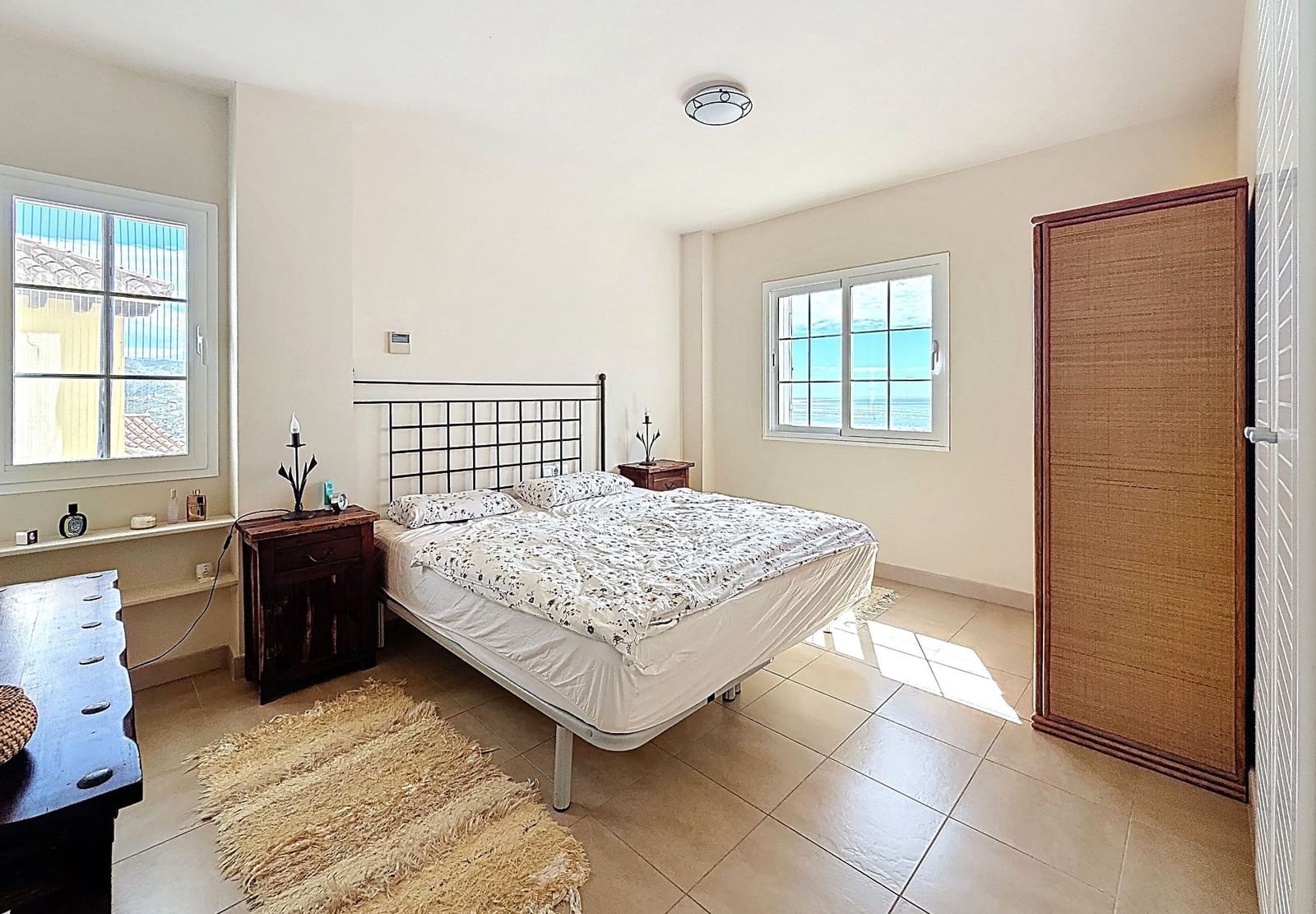 Chalet de 3 habitaciones en La Herradura en venta con piscina garaje - 750.000 € (Ref: 9747749)