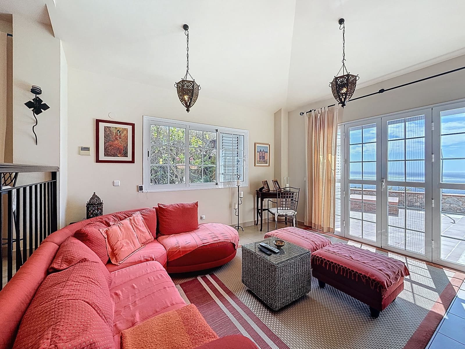 Chalet de 3 habitaciones en La Herradura en venta con piscina garaje - 750.000 € (Ref: 9747749)