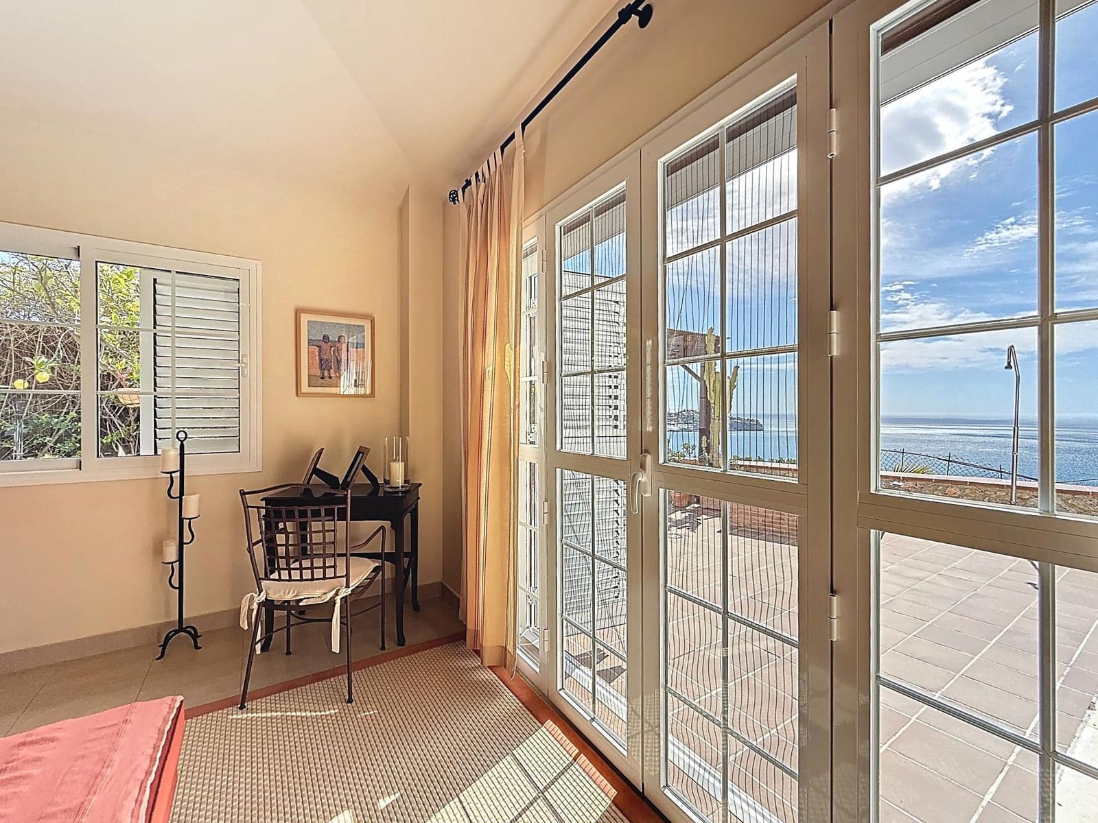 Chalet de 3 habitaciones en La Herradura en venta con piscina garaje - 750.000 € (Ref: 9747749)