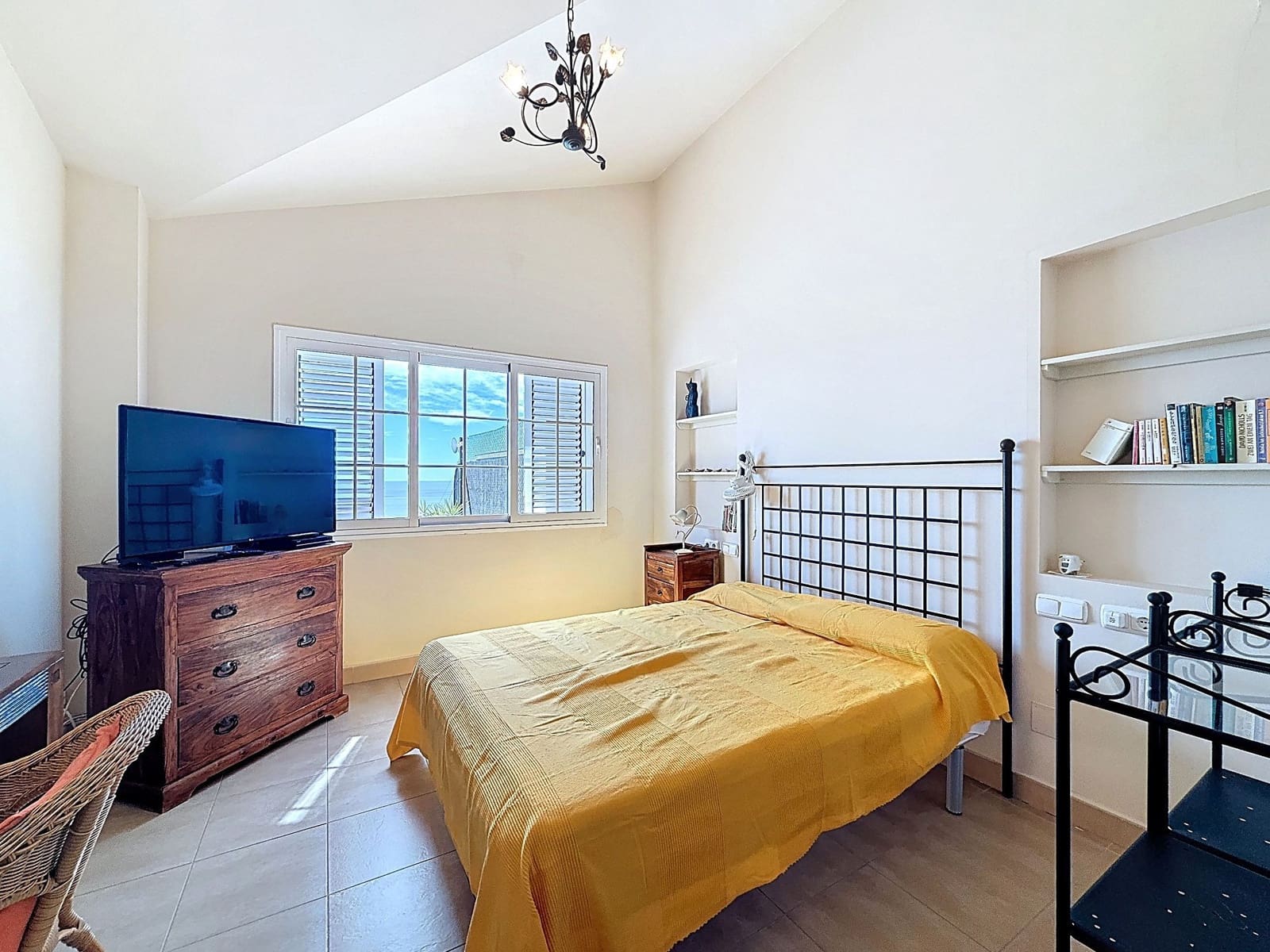 Chalet de 3 habitaciones en La Herradura en venta con piscina garaje - 750.000 € (Ref: 9747749)