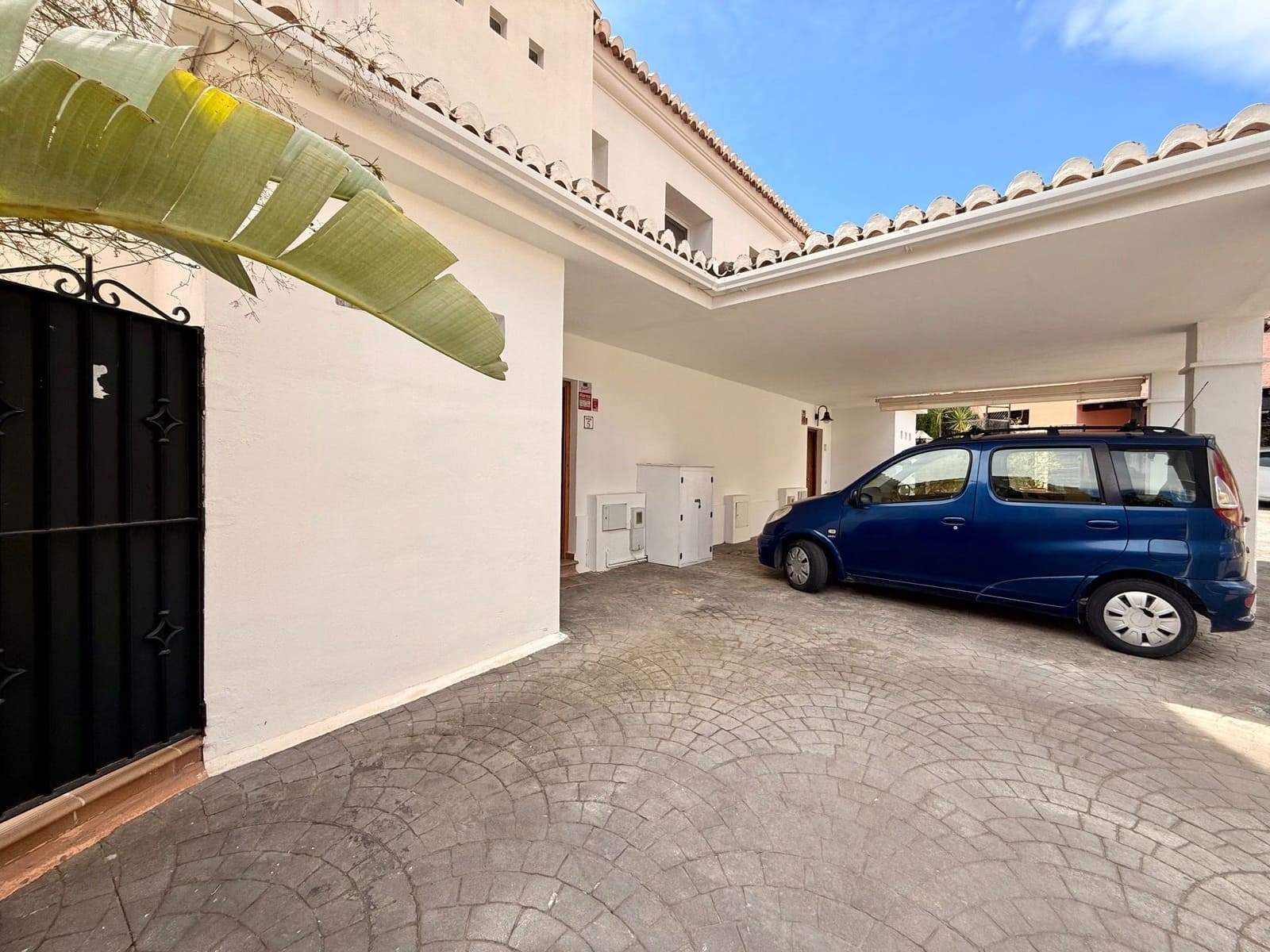 Chalet de 3 habitaciones en La Herradura en venta con piscina garaje - 750.000 € (Ref: 9747749)