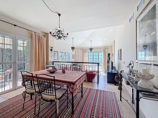 3 chambre Villa/Maison à vendre à La Herradura, Almuñécar avec piscine garage - 750 000 € (Ref: 9747749)