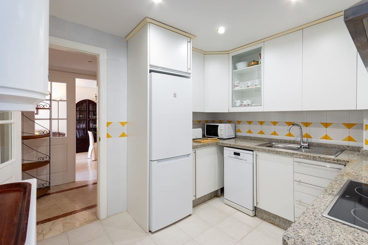 2 bedroom Apartment for sale in Almunecar with pool garage - € 350,000 (Ref: 9855210)