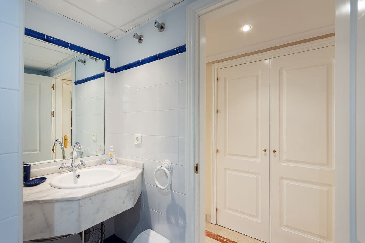 2 bedroom Apartment for sale in Almunecar with pool garage - € 350,000 (Ref: 9855210)