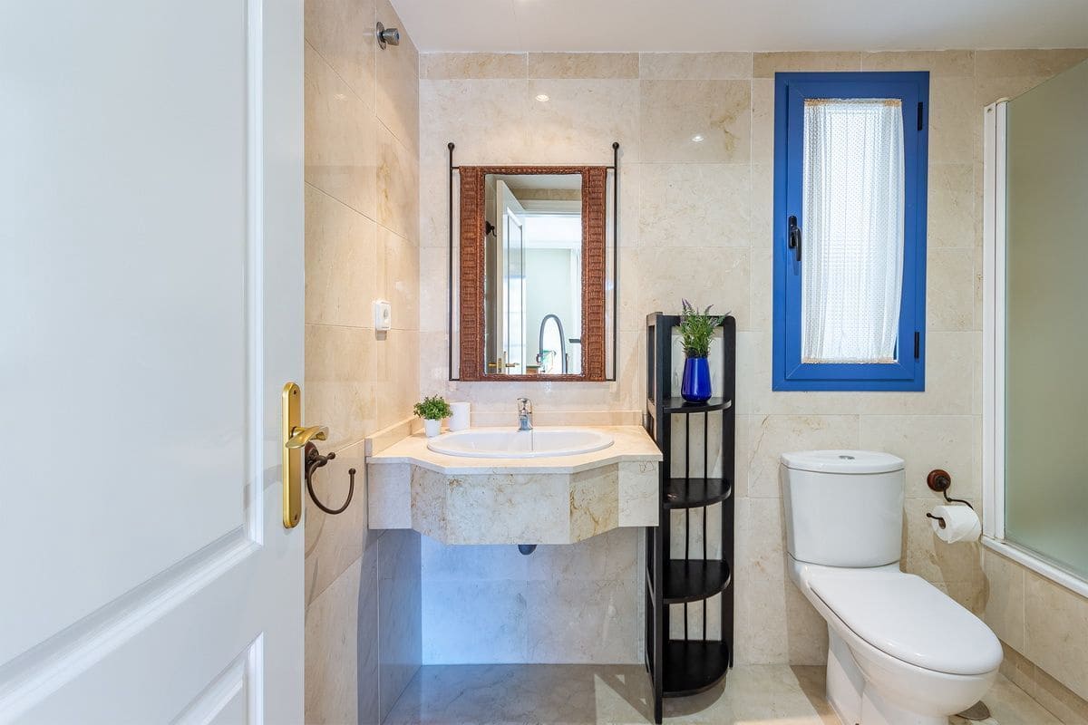 2 bedroom Apartment for sale in Almunecar with pool garage - € 350,000 (Ref: 9855210)
