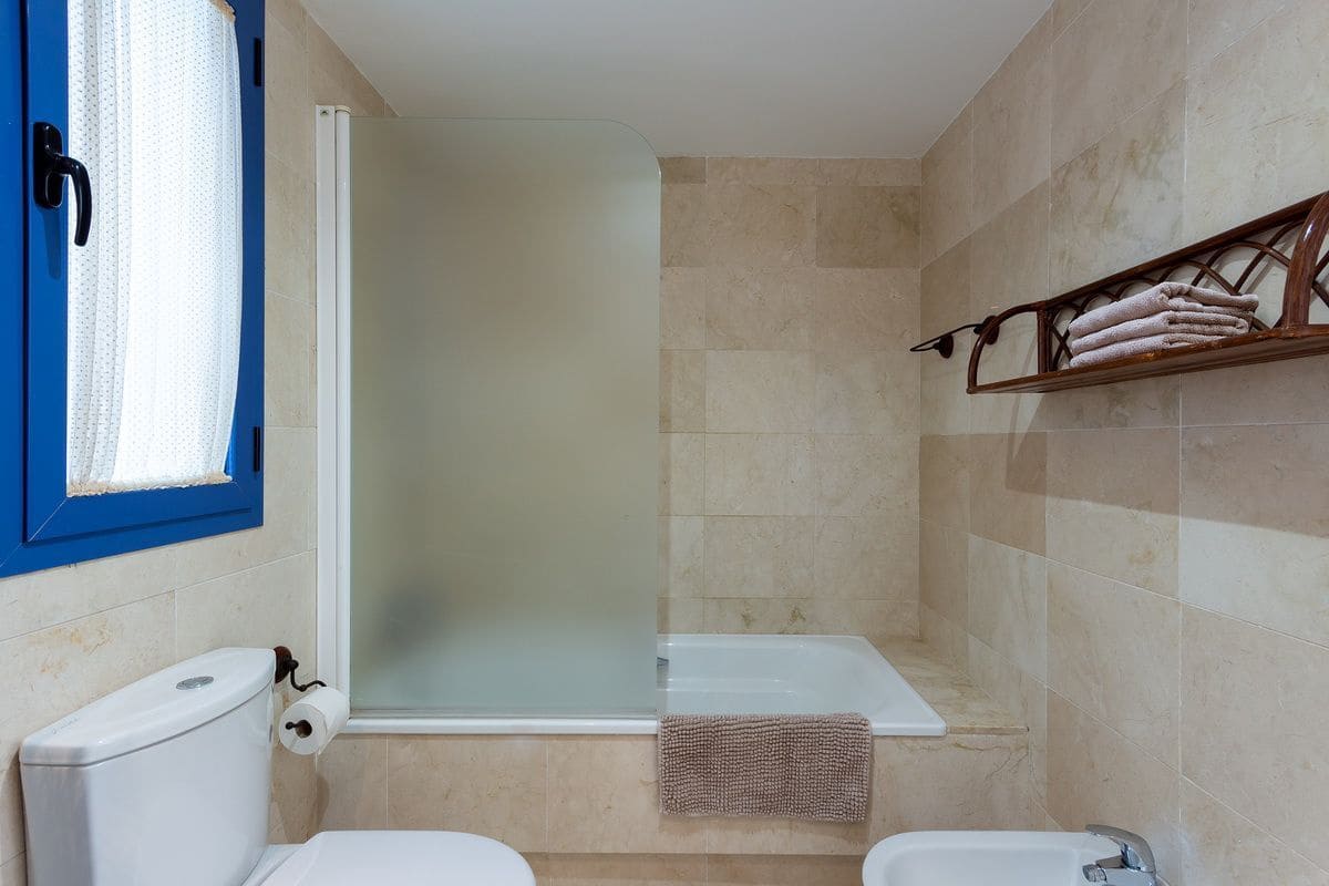 2 bedroom Apartment for sale in Almunecar with pool garage - € 350,000 (Ref: 9855210)