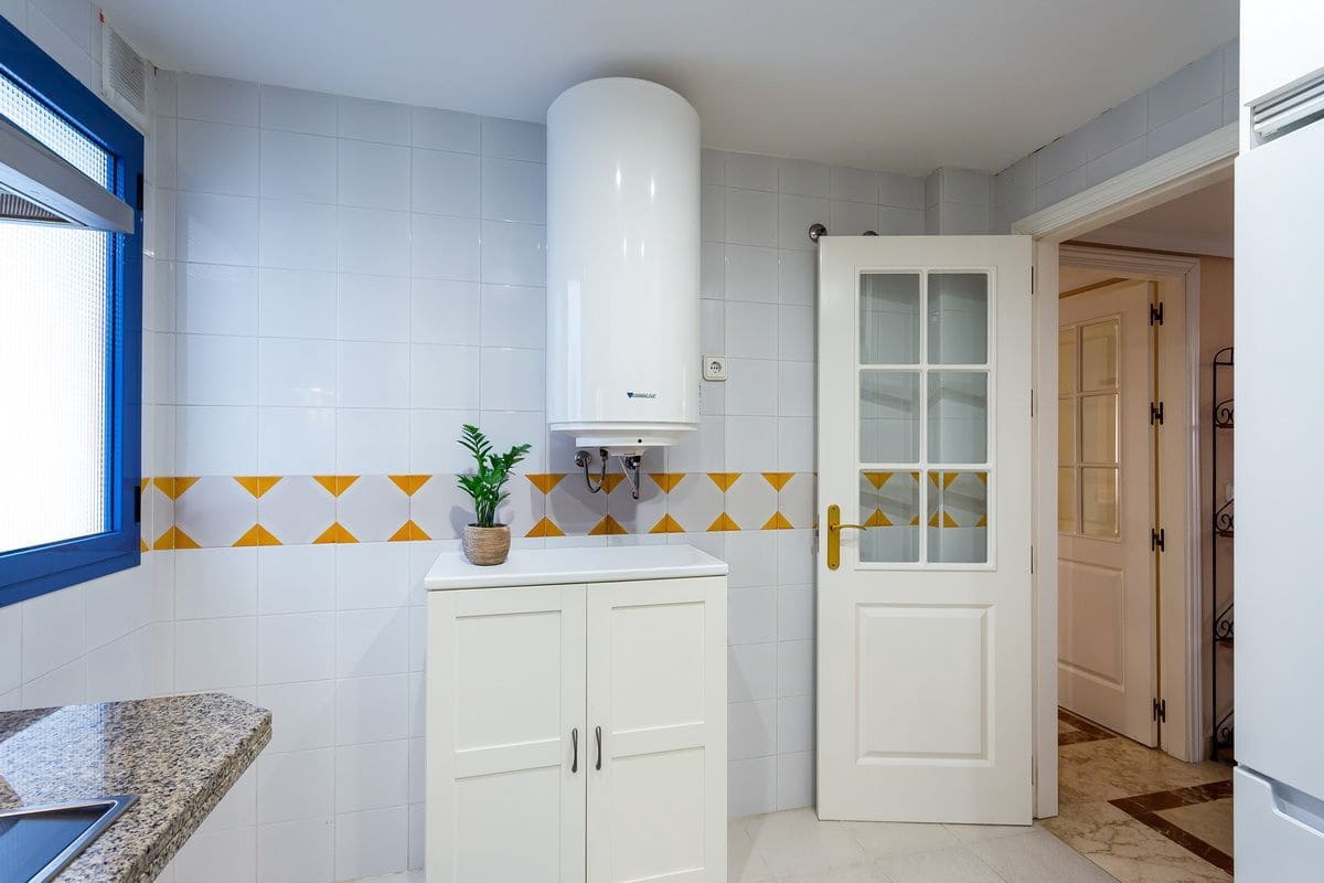 2 bedroom Apartment for sale in Almunecar with pool garage - € 350,000 (Ref: 9855210)
