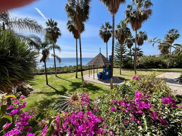 2 Zimmer Apartment zu verkaufen in Almuñécar mit Pool Garage - 365.000 € (Ref: 9855211)