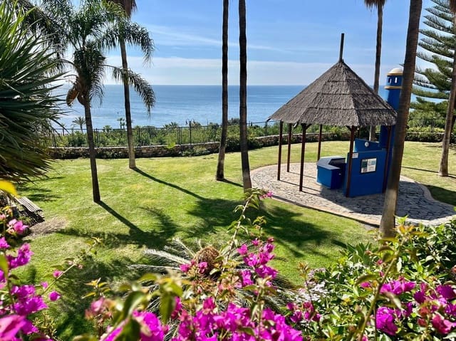 2 Zimmer Apartment zu verkaufen in Almuñécar mit Pool Garage - 365.000 € (Ref: 9855211)
