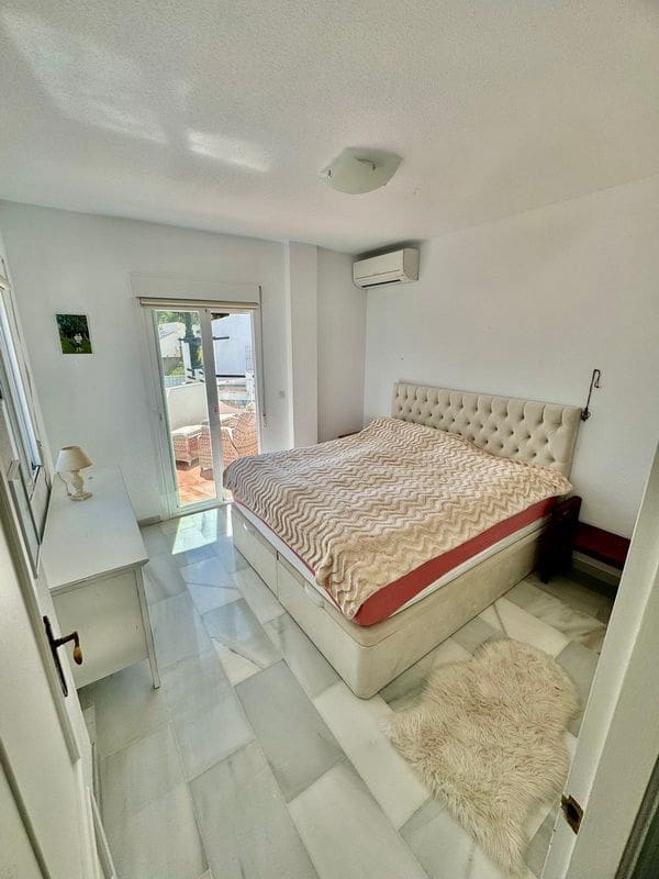 2 bedroom Villa for sale in Almunecar with pool garage - € 598,000 (Ref: 9855212)