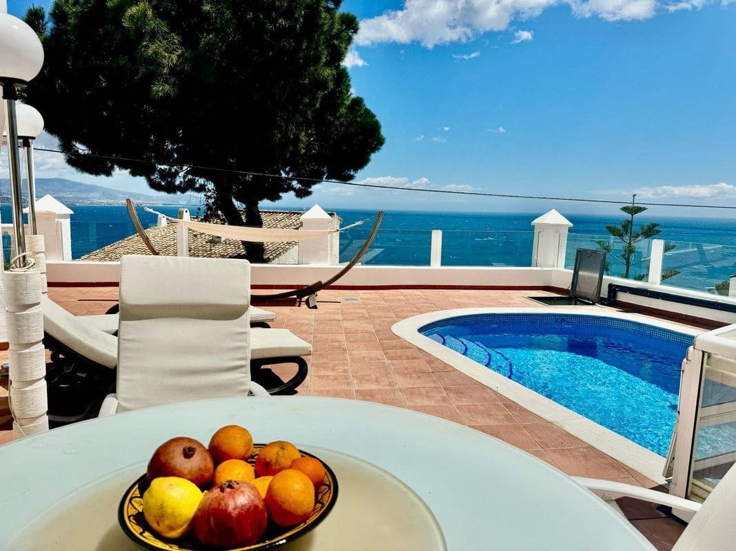 2 bedroom Villa for sale in Almunecar with pool garage - € 598,000 (Ref: 9855212)