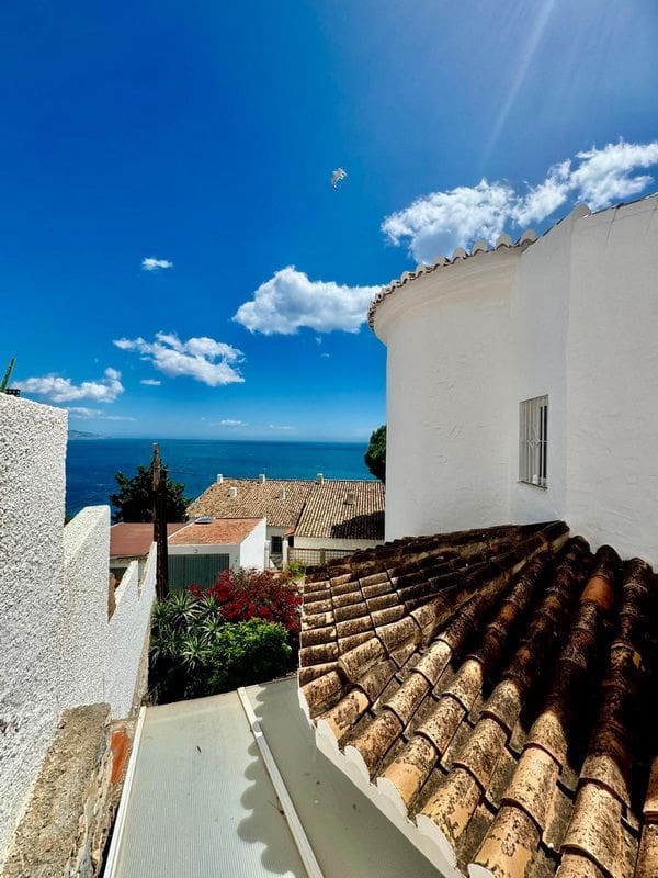 2 bedroom Villa for sale in Almunecar with pool garage - € 598,000 (Ref: 9855212)