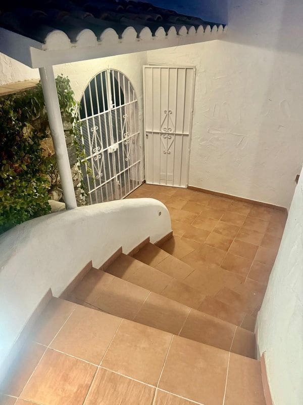 2 bedroom Villa for sale in Almunecar with pool garage - € 598,000 (Ref: 9855212)
