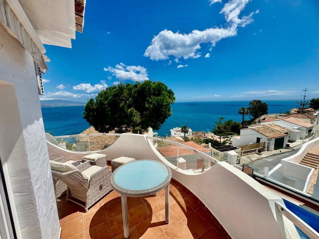 2 bedroom Villa for sale in Almunecar with pool garage - € 598,000 (Ref: 9855212)